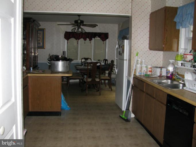 2819 Munson Street Silver Spring, MD 20902 - Photo 10 of 27 Kitchen