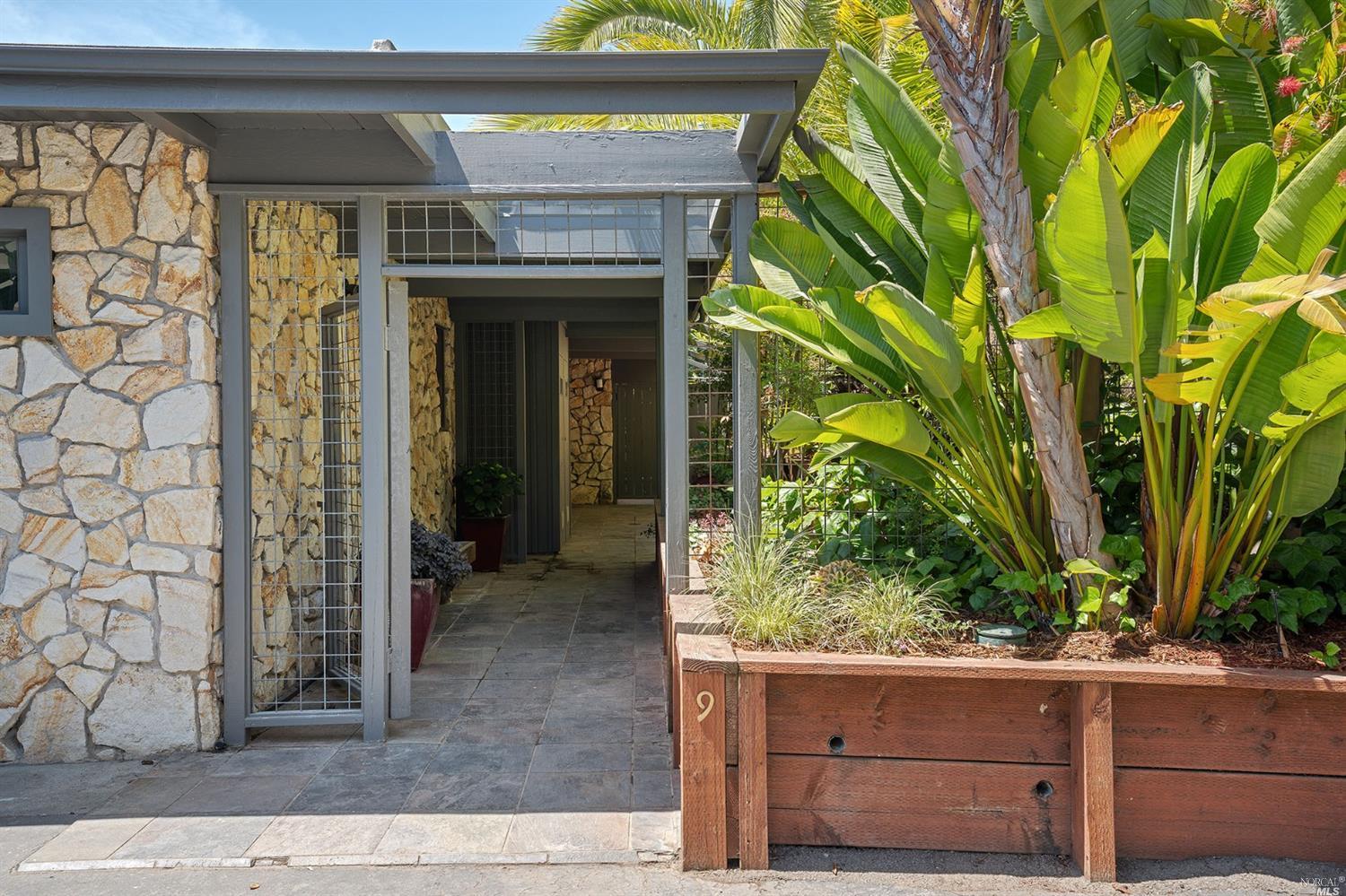 9 Pigeon Hollow Road San Rafael, CA 94901 - Photo 4 of 67