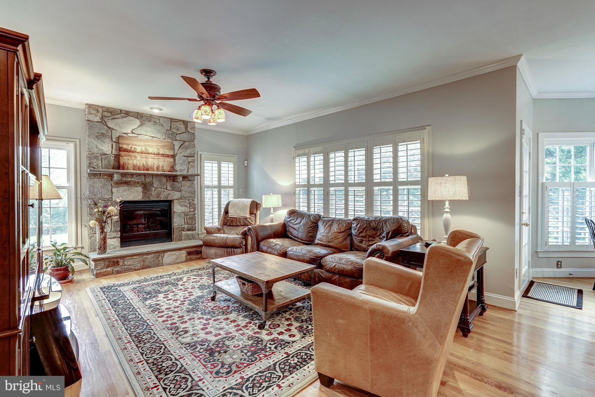 6400 True Lane Springfield, VA 22150 - Photo 3 of 30 Living Room