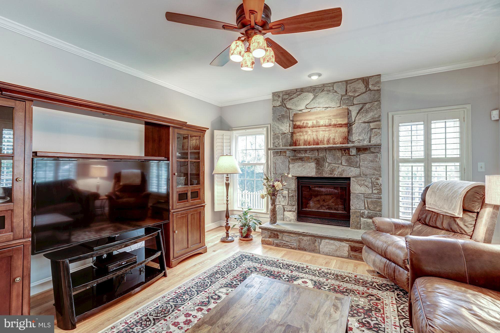 6400 True Lane Springfield, VA 22150 - Photo 4 of 30 Living Room
