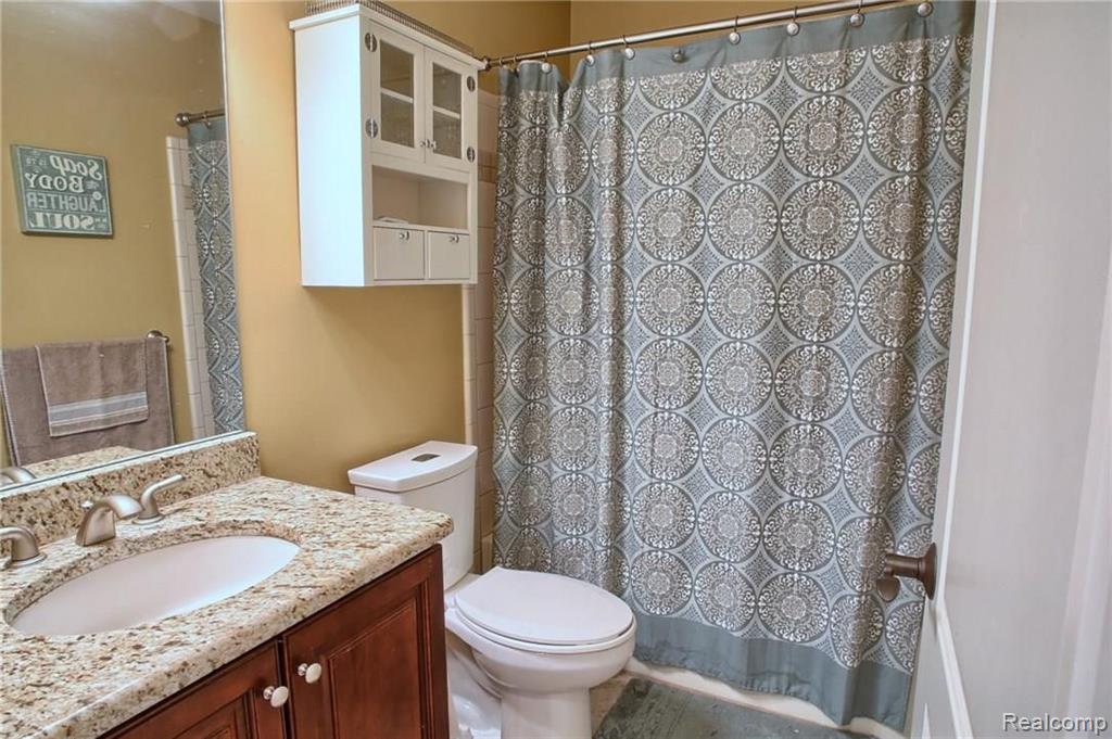 26019 Mariners Point New Baltimore, MI 48051 - Photo 11 of 21