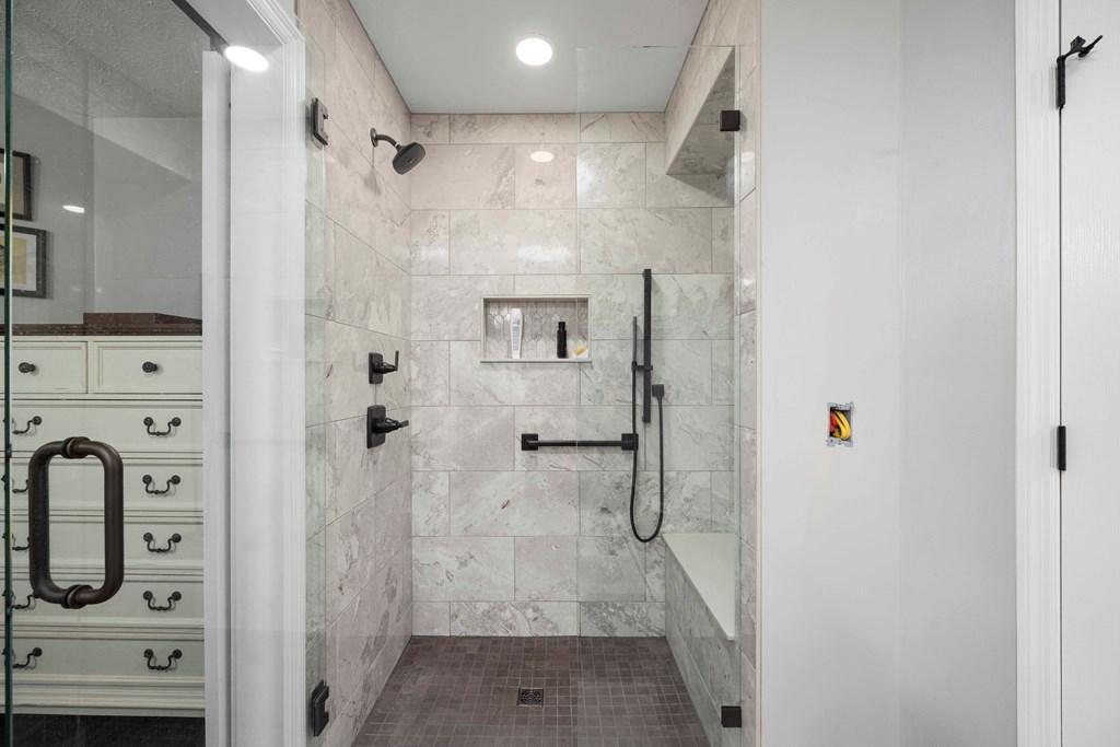 5017 Emerald Isle Court Columbus, GA 31909 - Photo 20 of 37 a bathroom with a shower