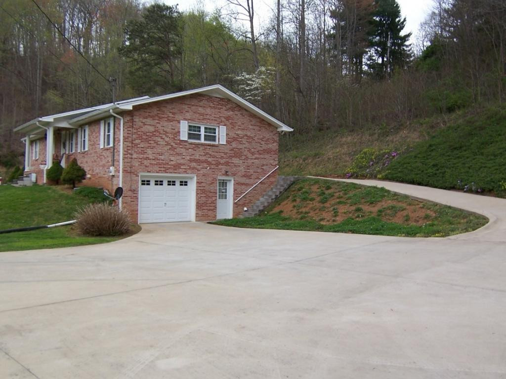 2866 Siam Road Elizabethton, TN 37643 - Photo 4 of 23 Photo 4