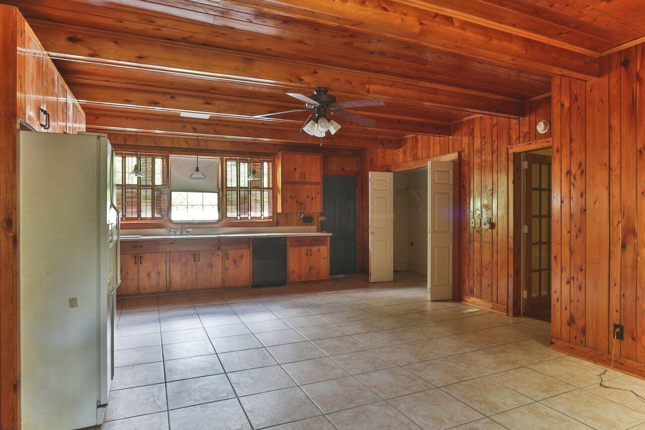 536 Stanley Avenue Rockingham, NC 28379 - Photo 36 of 47 1O8A9899_preview.jpeg