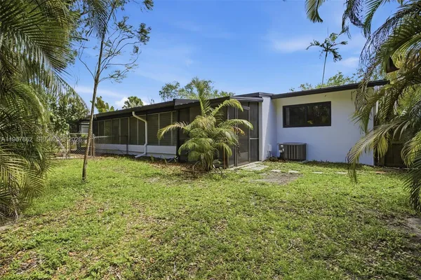 $3,450 | 11436 Southwest 81st Road, Unit 11436, Pinecrest, FL 33156