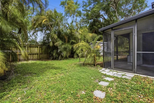 $3,450 | 11436 Southwest 81st Road, Unit 11436, Pinecrest, FL 33156