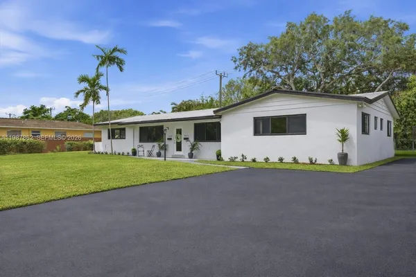 $3,450 | 11436 Southwest 81st Road, Unit 11436, Pinecrest, FL 33156