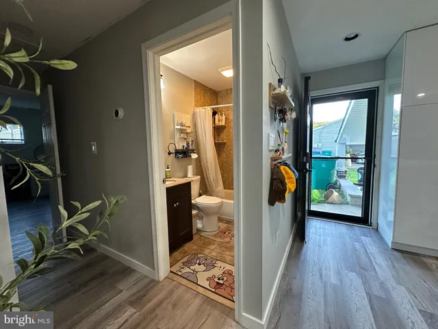 $379,900 | 28 Outlook Lane, Levittown, PA 19055