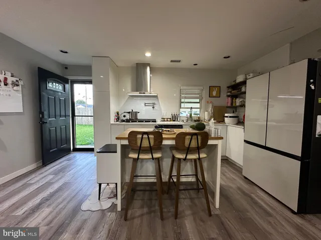 $379,900 | 28 Outlook Lane, Levittown, PA 19055