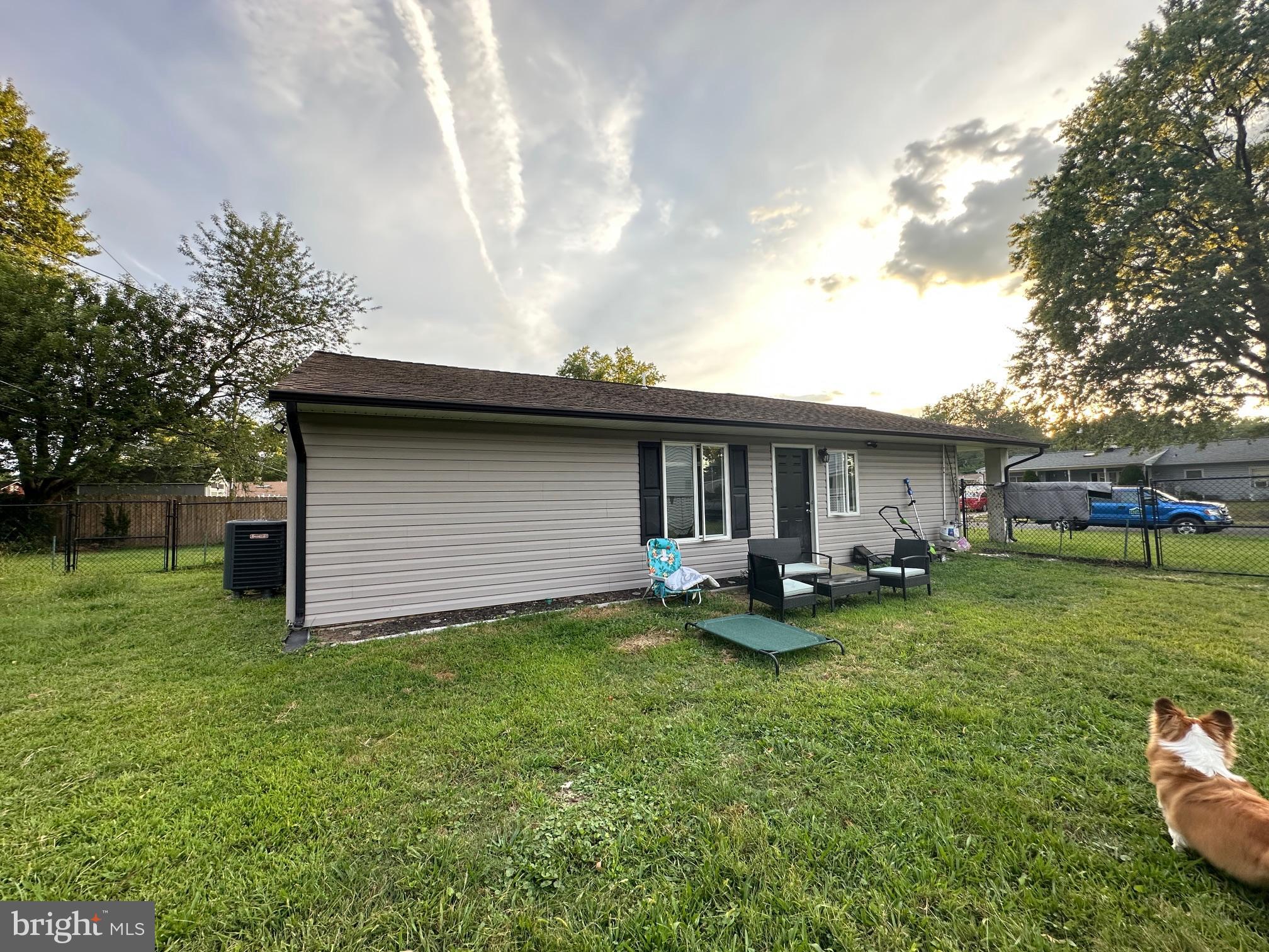 28 Outlook Lane Levittown, PA 19055 - Photo 2 of 22