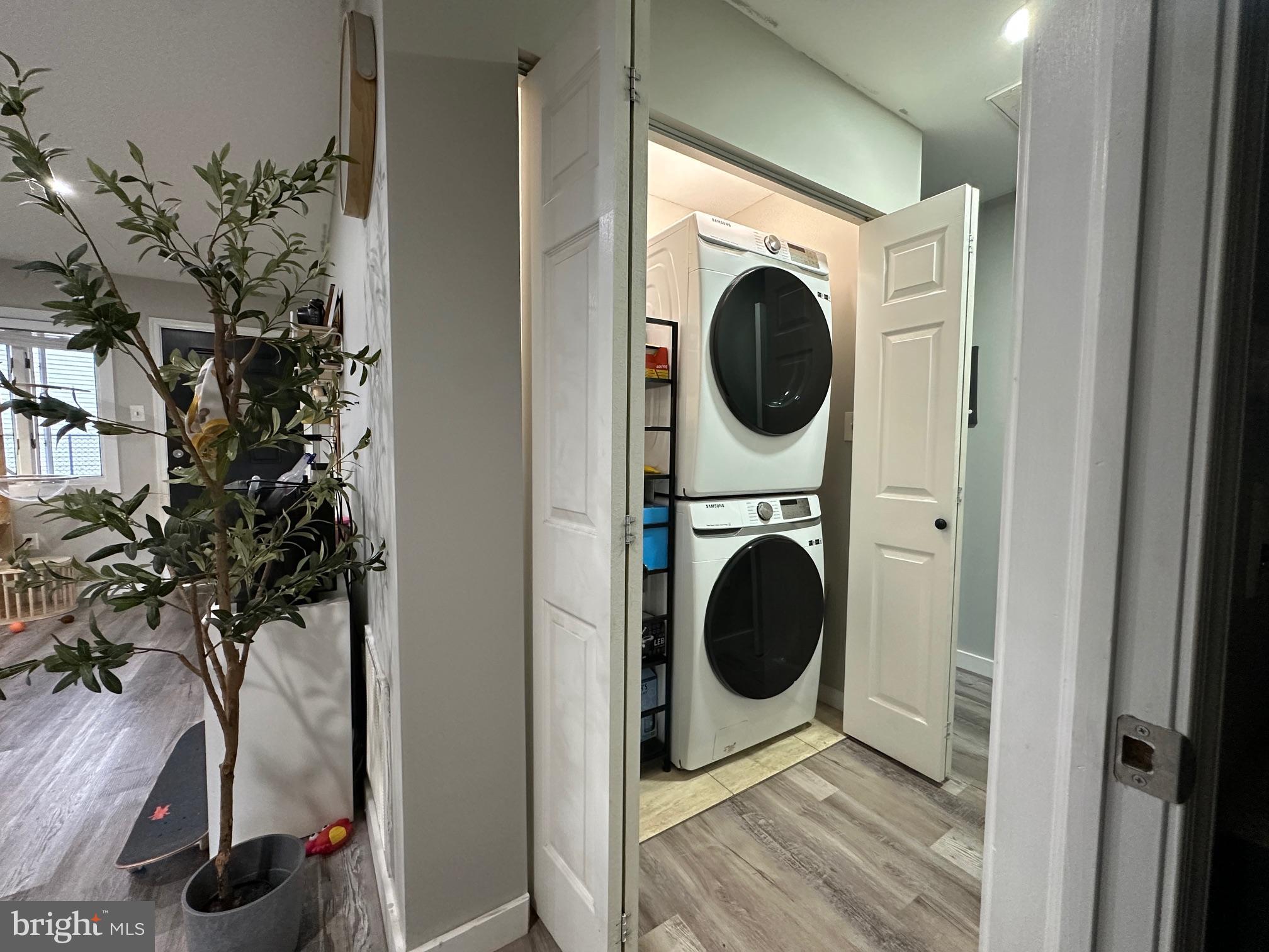 28 Outlook Lane Levittown, PA 19055 - Photo 4 of 22