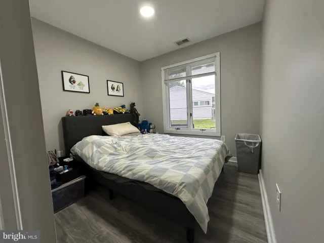 $379,900 | 28 Outlook Lane, Levittown, PA 19055