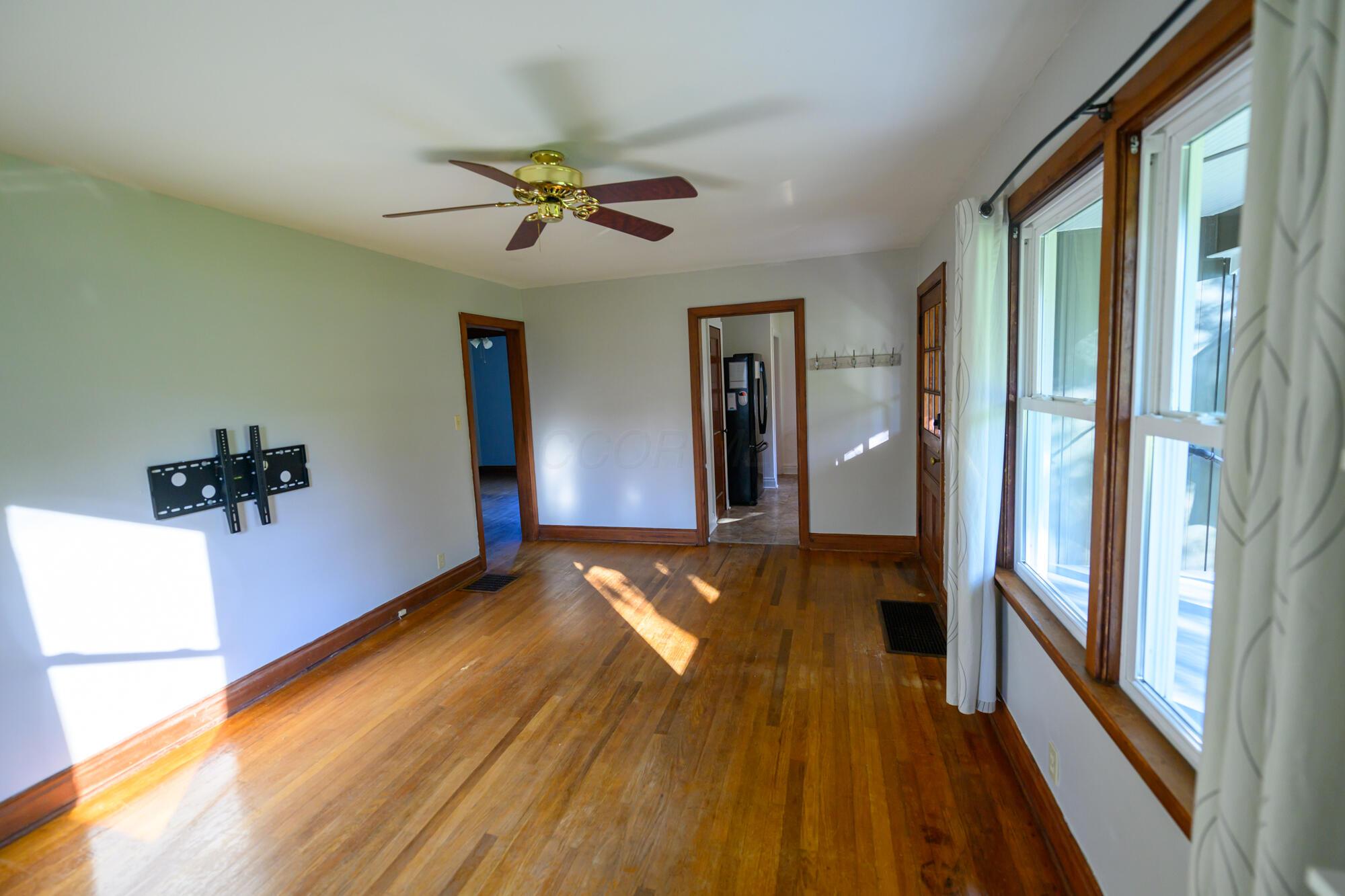 43 Pomeroy Road Athens, OH 45701 - Photo 12 of 57 2025100343pomeroy_athens00057