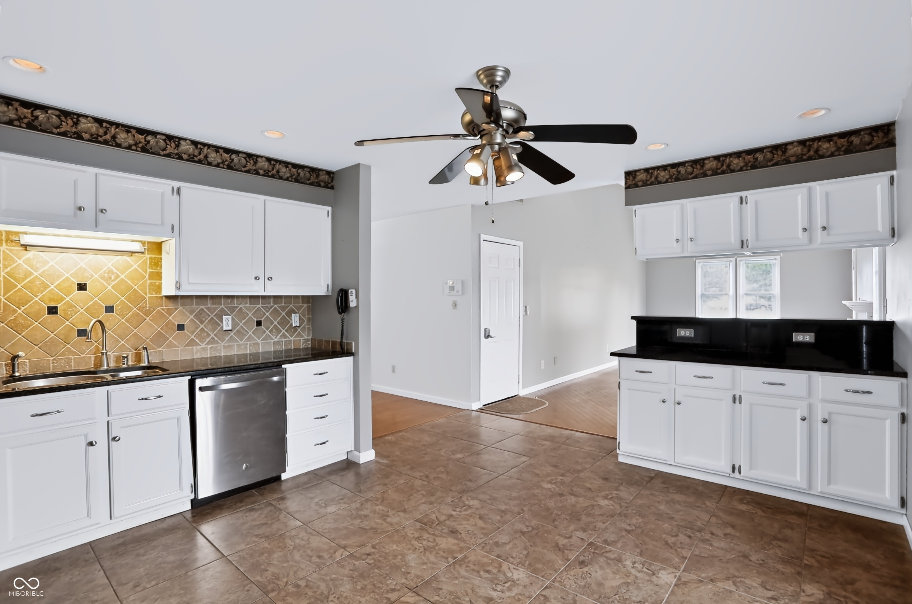 1186 Madrid Road Greenwood, IN 46143 - Photo 15 of 53
