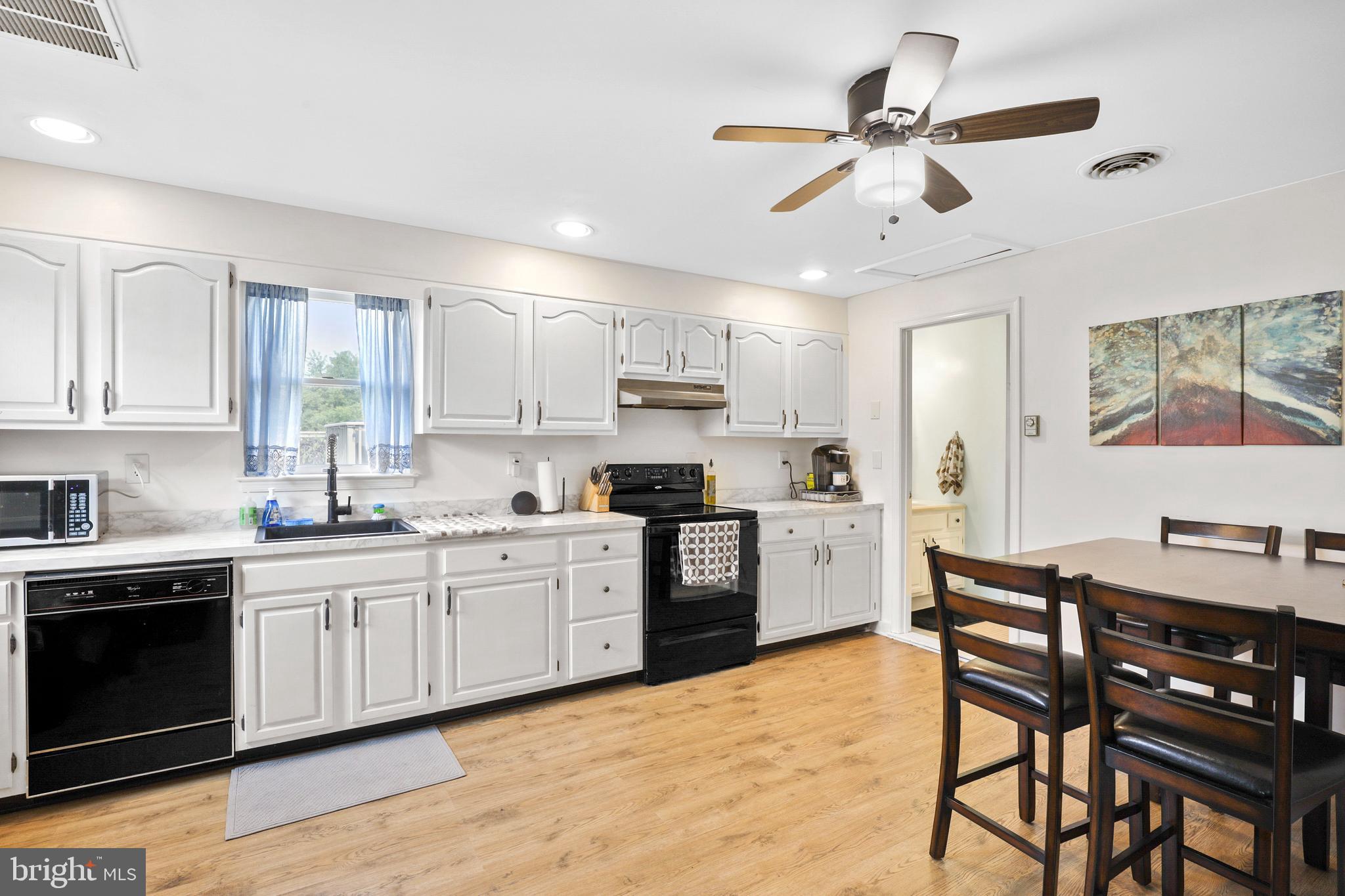 11235 Beach Road White Marsh, MD 21162 - Photo 8 of 36 Kitchen