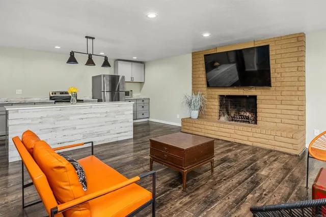 a front view of house with yard