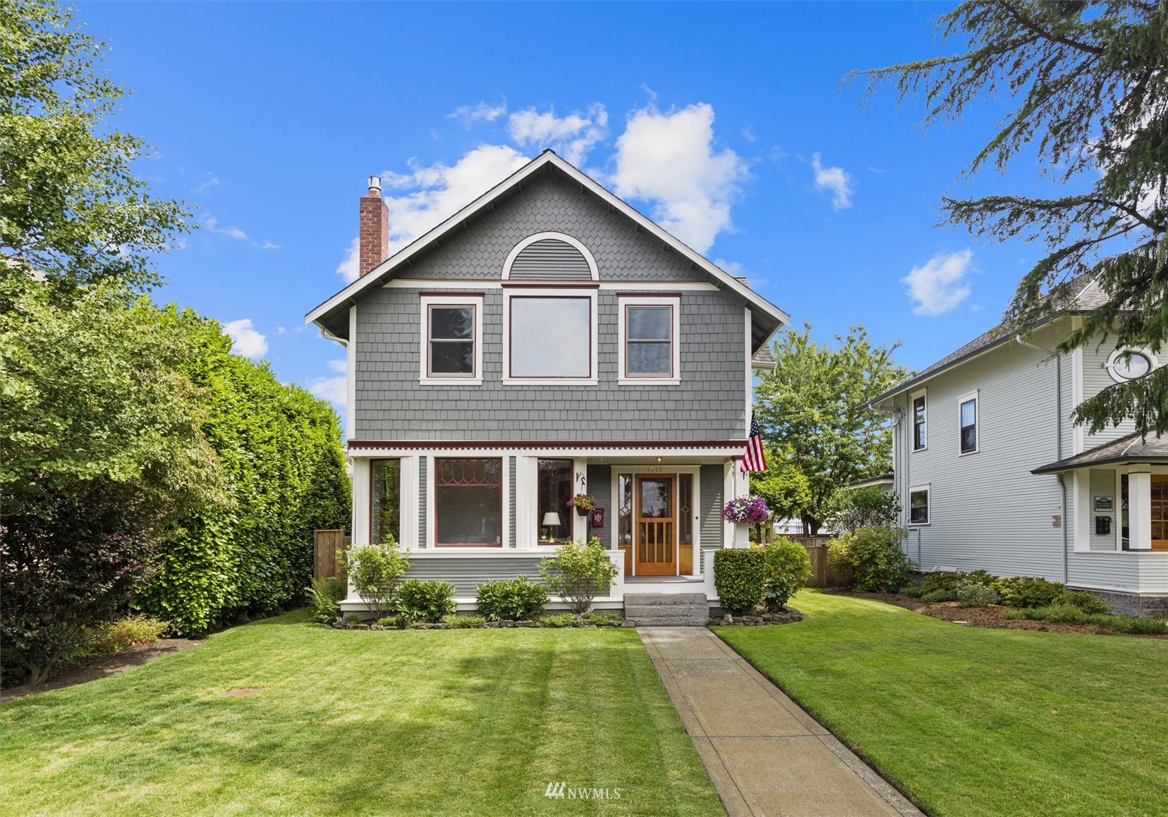 1717 Rucker Avenue Everett, WA 98201 - Photo 1 of 40 Gallery Image 1