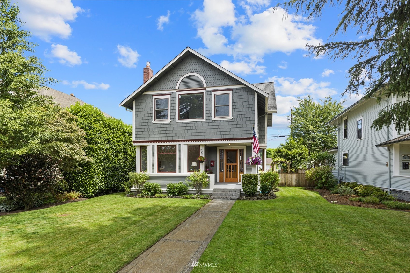 1717 Rucker Avenue Everett, WA 98201 - Photo 2 of 40 Gallery Image 2