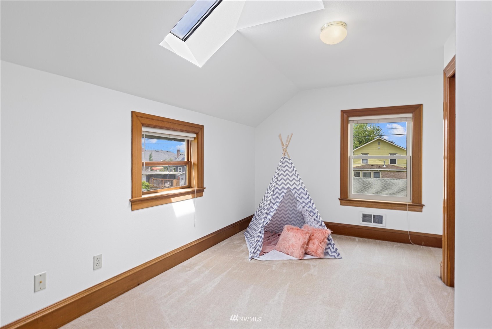 1717 Rucker Avenue Everett, WA 98201 - Photo 23 of 40 Gallery Image 23