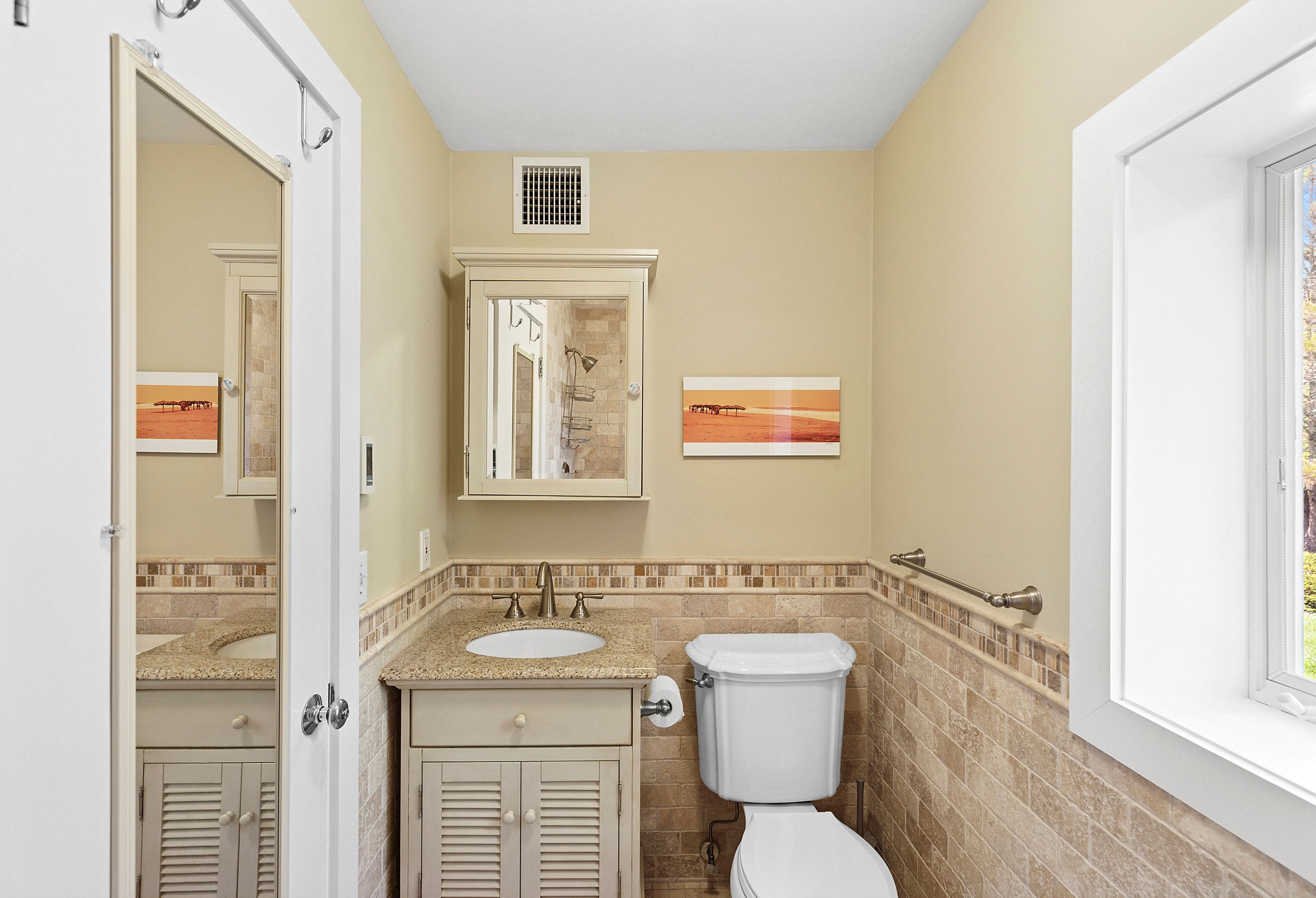 20 South South Fenmore Street Montauk, NY 11954 - Photo 15 of 19