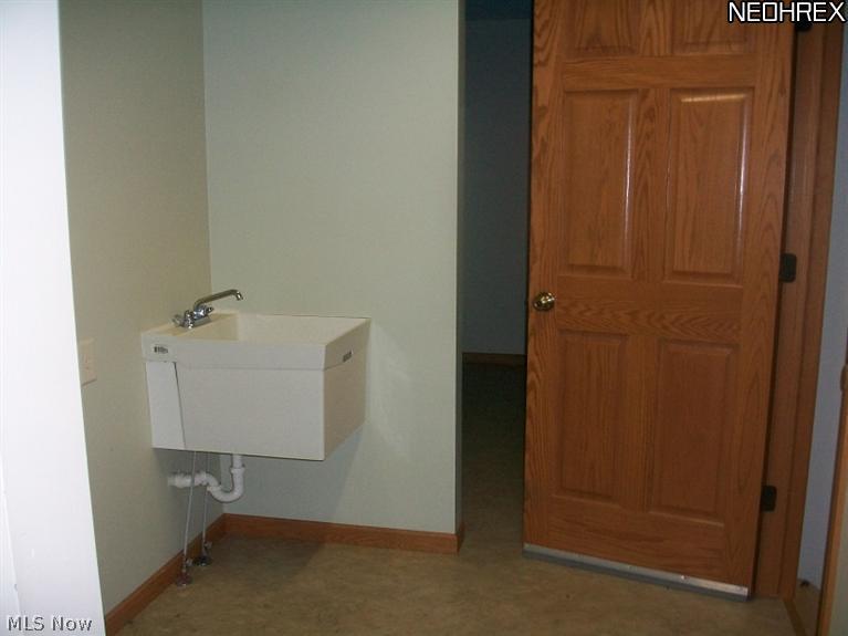 5900 Downs Road Northwest Warren, OH 44481 - Photo 8 of 12