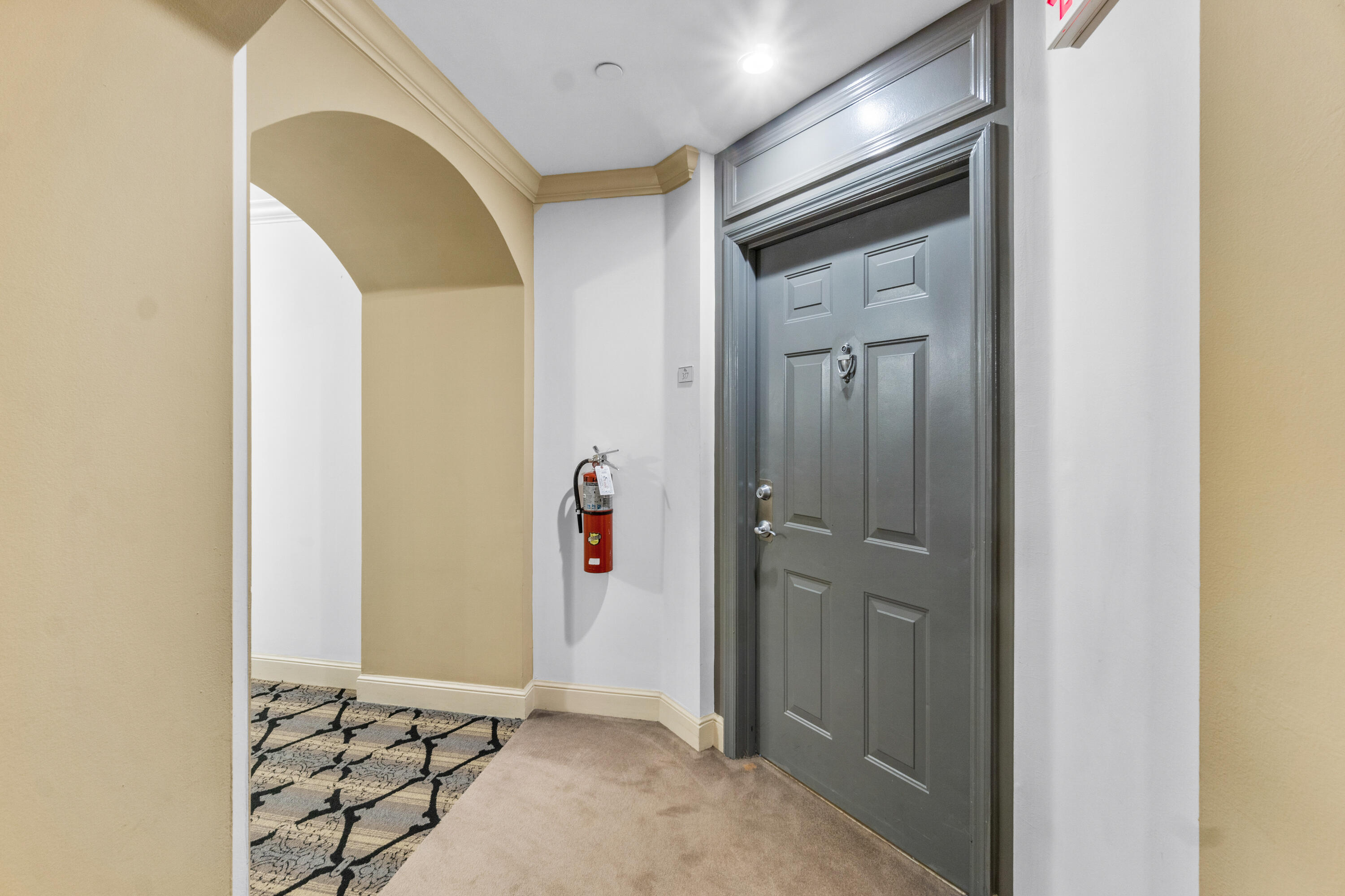 233 South Federal Highway, Unit 317 Boca Raton, FL 33432 - Photo 5 of 40 002-233SouthFederalHighway-BocaRaton-FL-