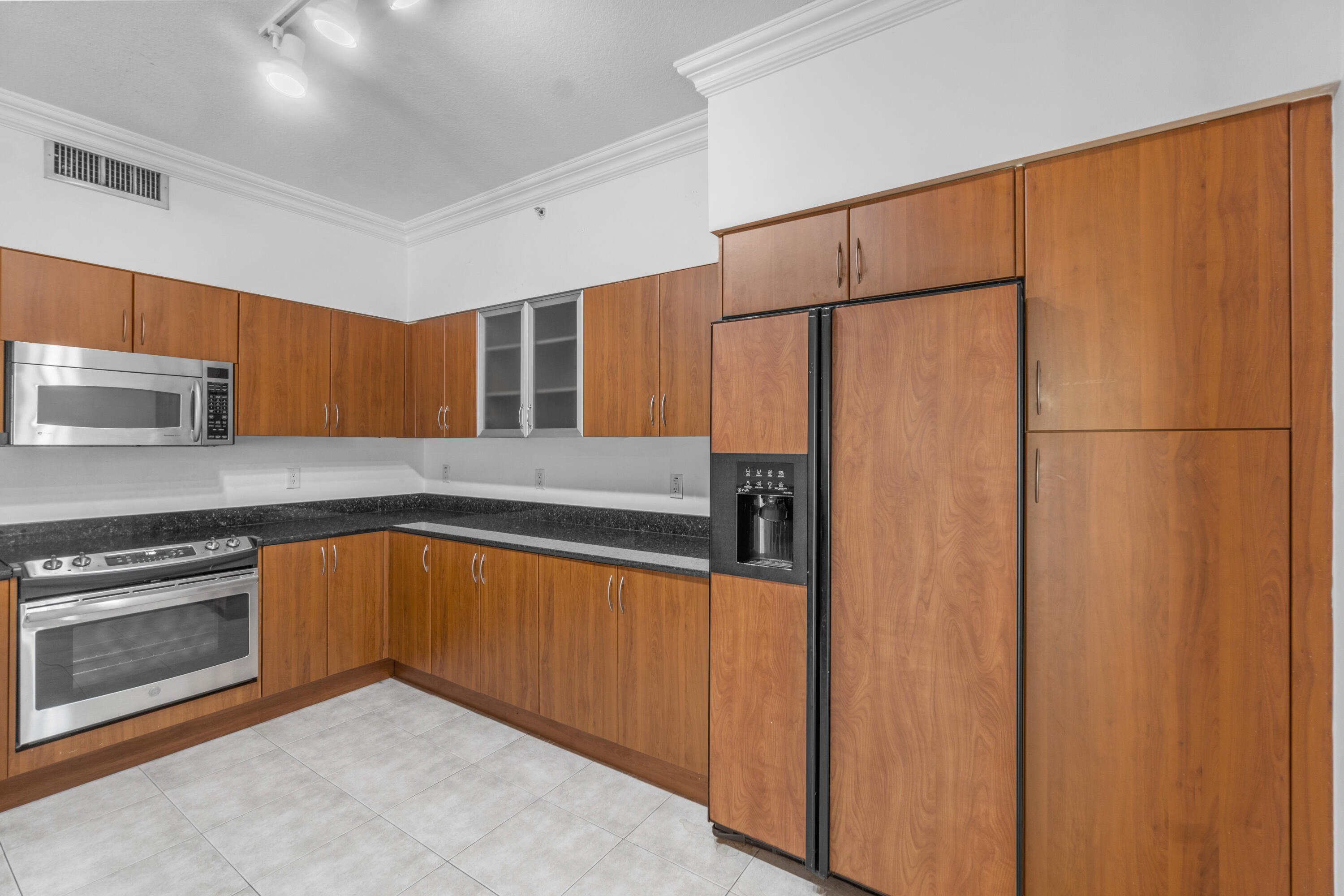 233 South Federal Highway, Unit 317 Boca Raton, FL 33432 - Photo 7 of 40 010-233SouthFederalHighway-BocaRaton-FL-