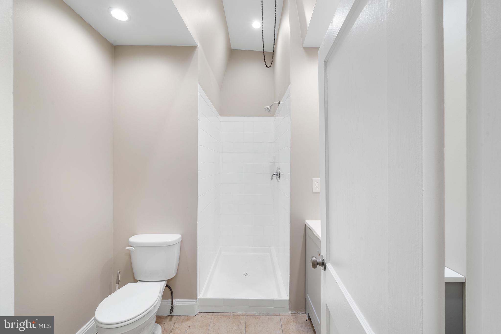 194 Springton Road Upper Darby, PA 19082 - Photo 15 of 19