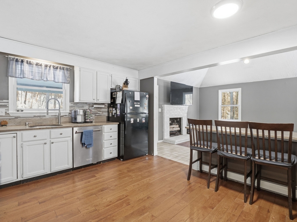 114 Groton Street Pepperell, MA 01463 - Photo 15 of 42