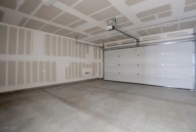 $2,590 | 9241 Hudson Yards Court, Las Vegas, NV 89148