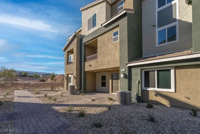 $2,590 | 9241 Hudson Yards Court, Las Vegas, NV 89148