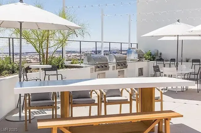 $2,590 | 9241 Hudson Yards Court, Las Vegas, NV 89148