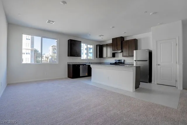 $2,590 | 9241 Hudson Yards Court, Las Vegas, NV 89148