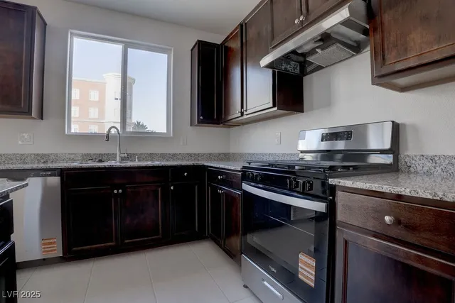 $2,590 | 9241 Hudson Yards Court, Las Vegas, NV 89148