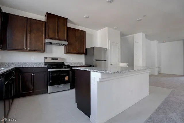 $2,590 | 9241 Hudson Yards Court, Las Vegas, NV 89148