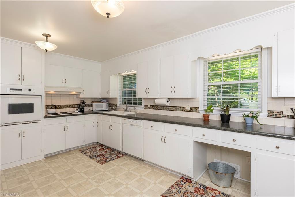 1347 Pinebluff Road Winston-Salem, NC 27103 - Photo 15 of 46 Gallery Image 15