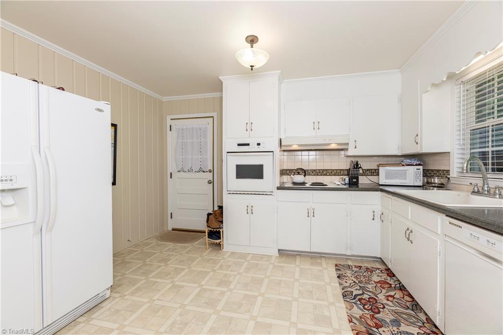 1347 Pinebluff Road Winston-Salem, NC 27103 - Photo 16 of 46 Gallery Image 16