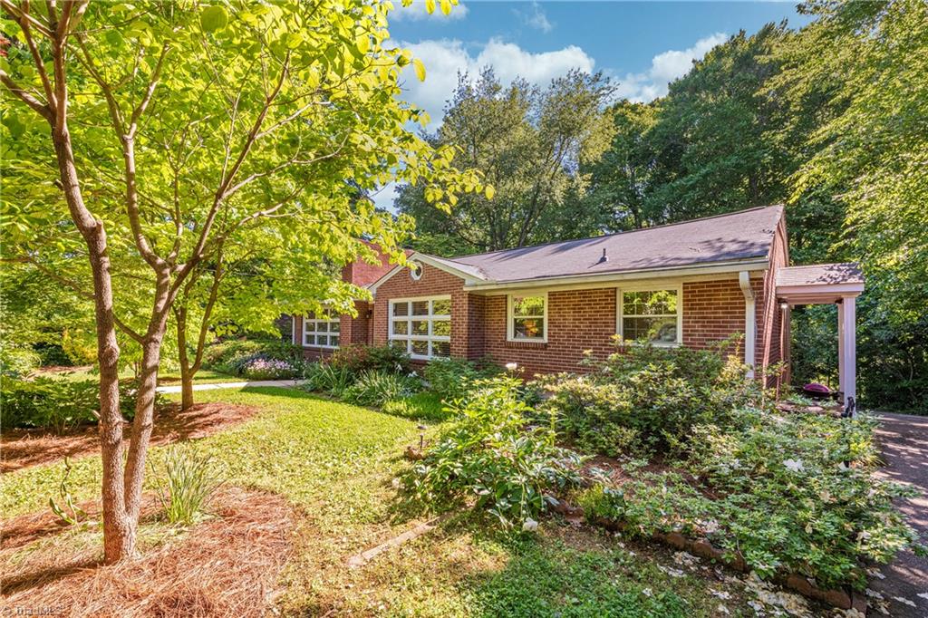 1347 Pinebluff Road Winston-Salem, NC 27103 - Photo 4 of 46 Gallery Image 4