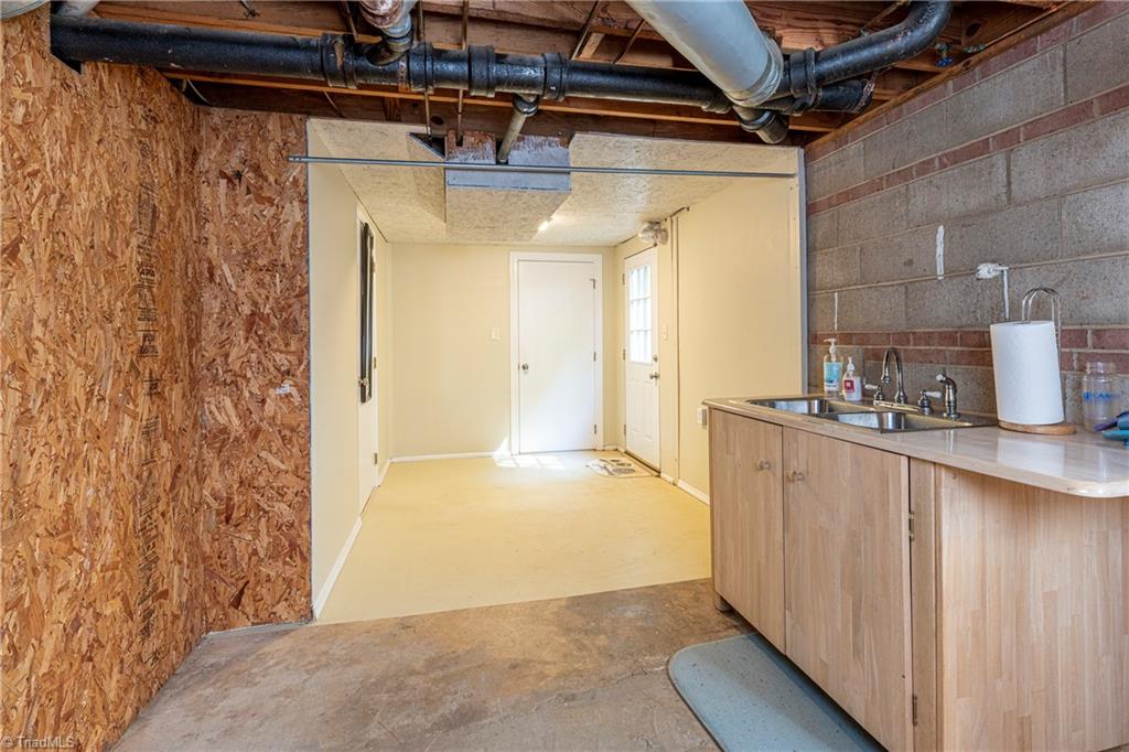 1347 Pinebluff Road Winston-Salem, NC 27103 - Photo 37 of 46 Gallery Image 37