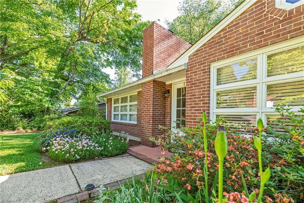 1347 Pinebluff Road Winston-Salem, NC 27103 - Photo 5 of 46 Gallery Image 5