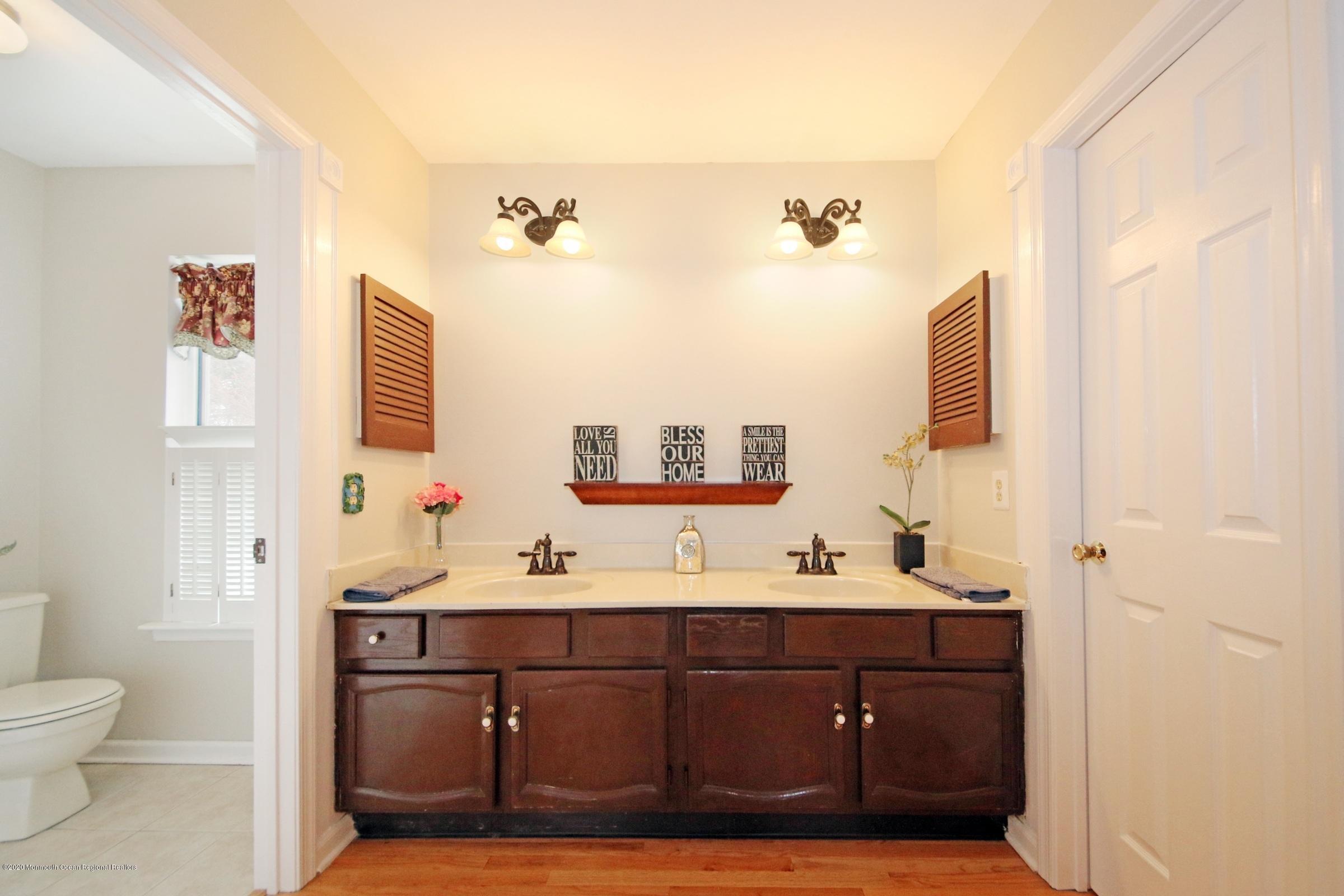 5 Branson Drive Lincroft, NJ 07738 - Photo 18 of 33 MASTER BATH