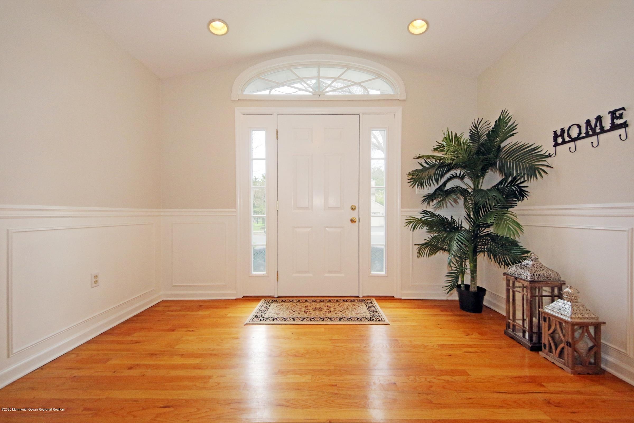 5 Branson Drive Lincroft, NJ 07738 - Photo 5 of 33 FOYER
