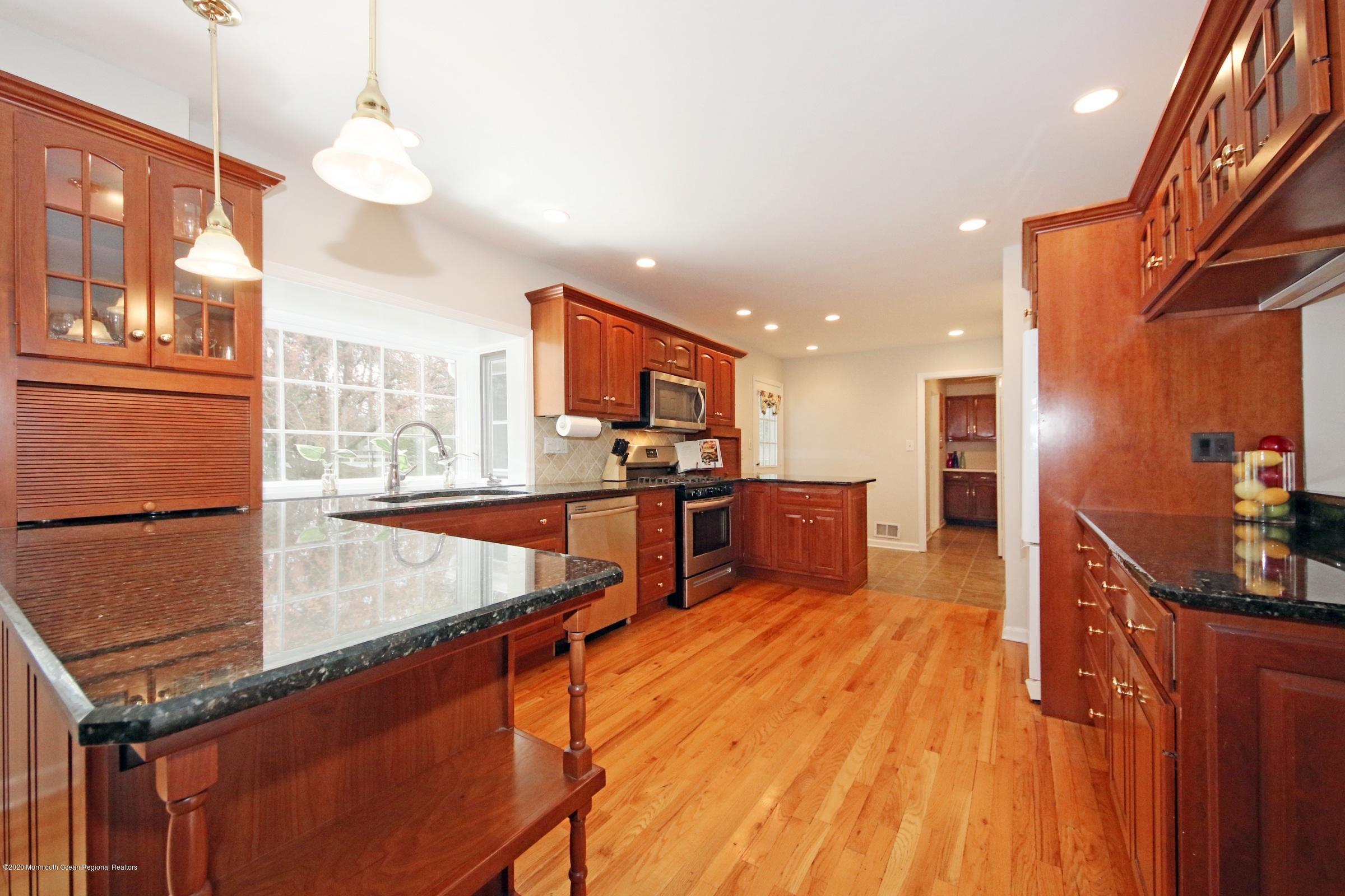 5 Branson Drive Lincroft, NJ 07738 - Photo 10 of 33 KITCHEN