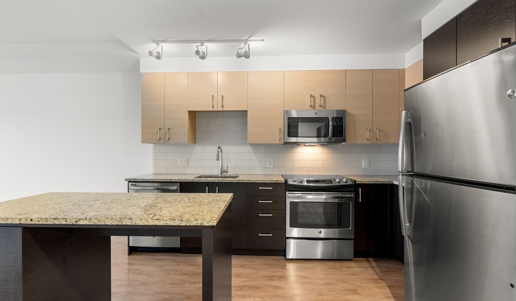 99 Kneeland Street, Unit 1014 Boston, MA 02111 - Photo 3 of 16