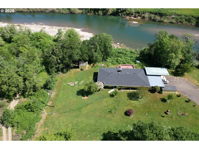 a view of a terrace with a yard