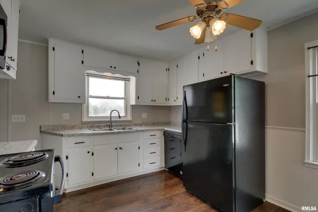 $159,900 | 1421 North 13th Street, Quincy, IL 62301