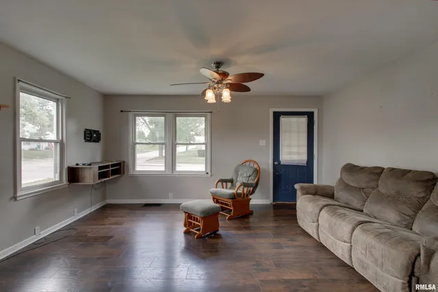 $159,900 | 1421 North 13th Street, Quincy, IL 62301