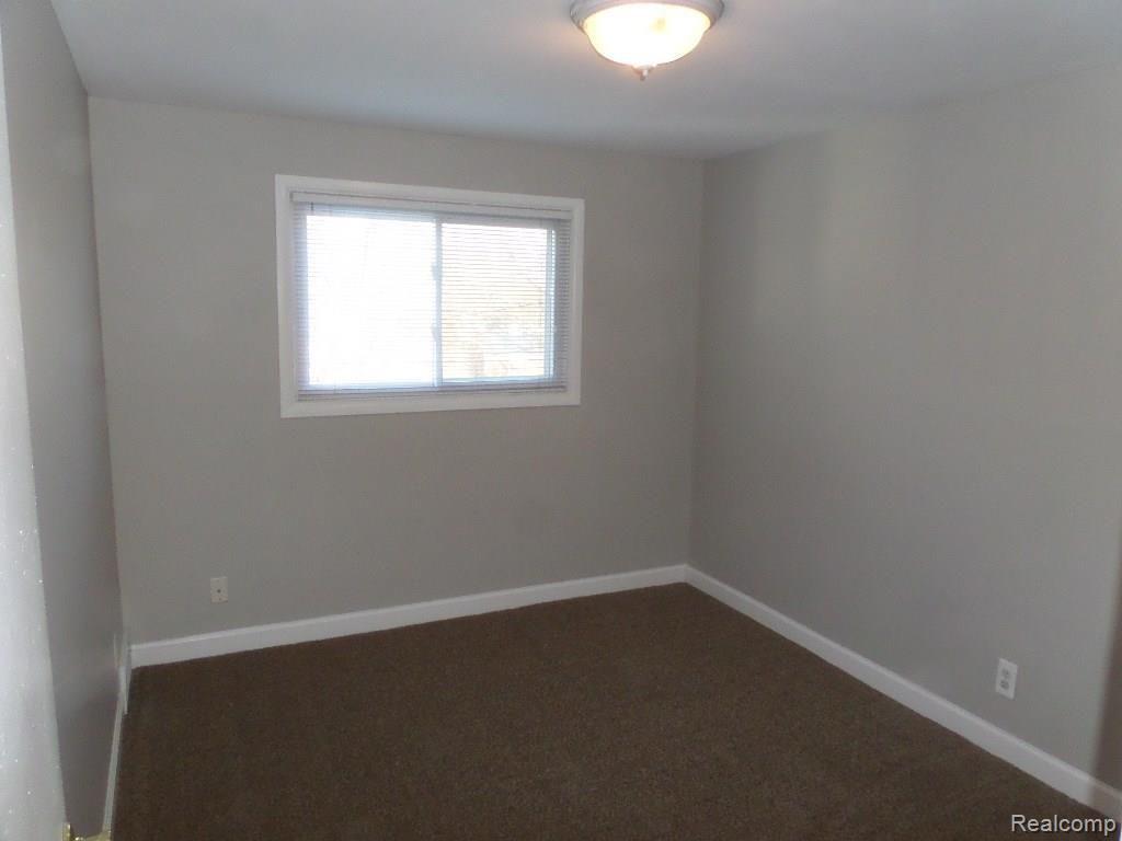 673 Romeo Road Rochester, MI 48307 - Photo 16 of 16 SAM_0552.jpg