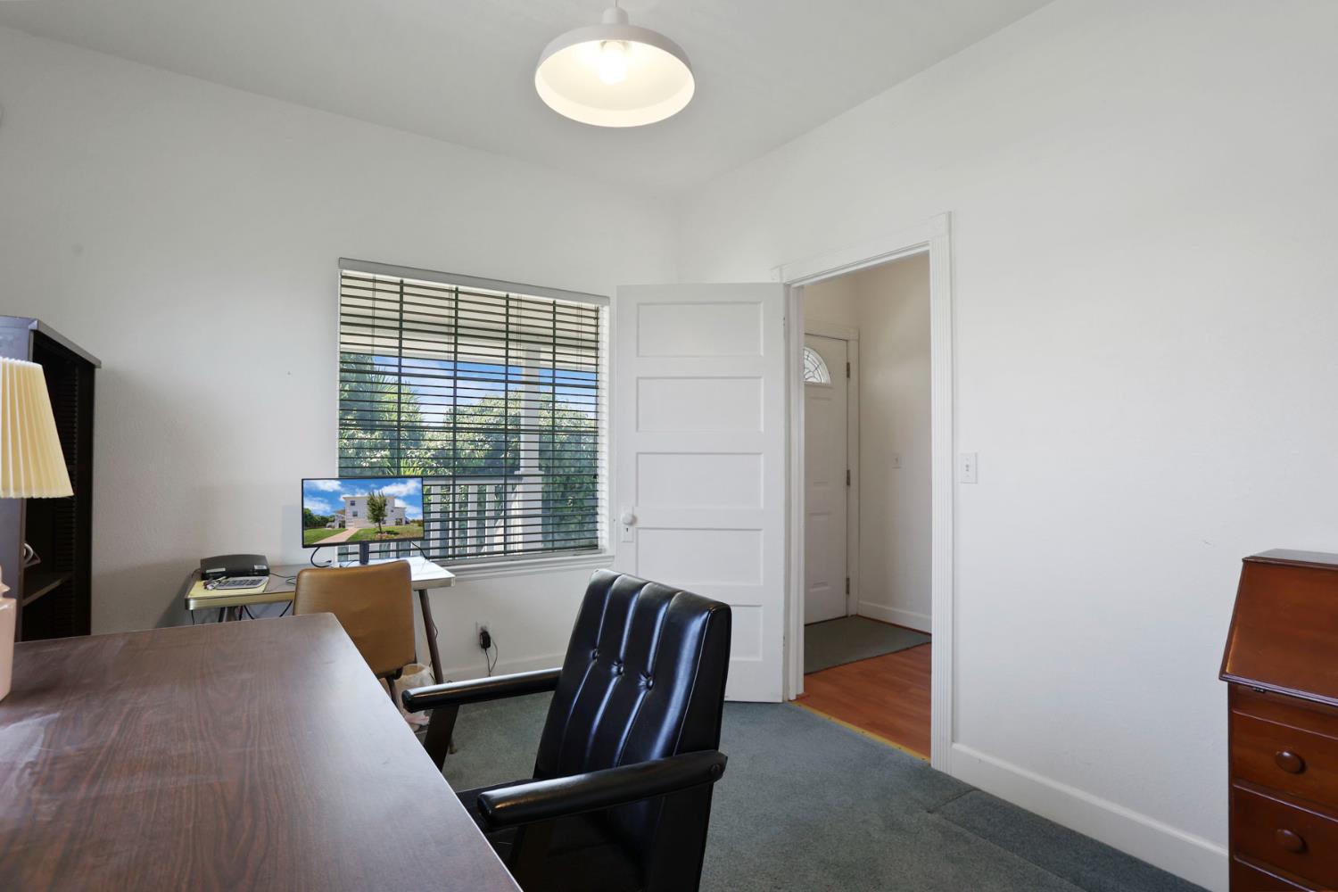 15370 Andrus Island Road Isleton, CA 95641 - Photo 11 of 67 Office/bedroom. There is a closet.