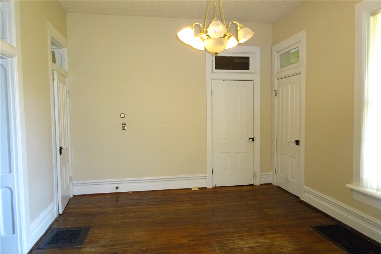 228 West 9th Street Rochester, IN 46975 - Photo 9 of 32